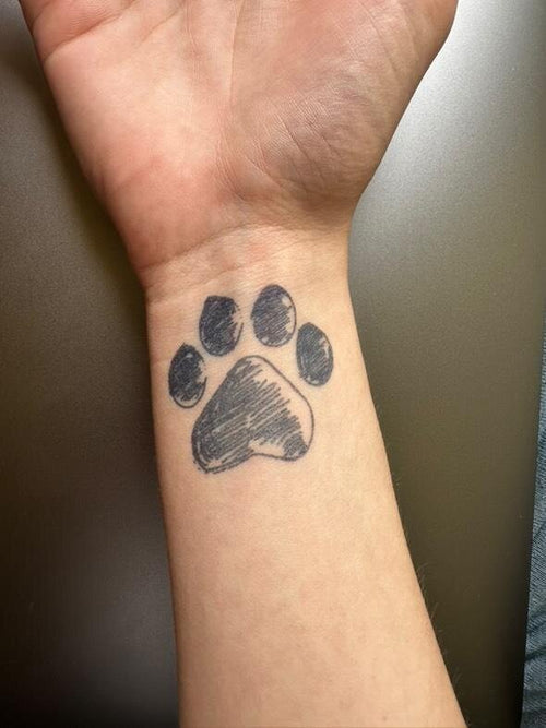 Graphic paw