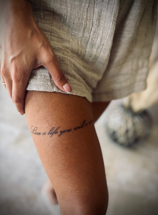 Надпис -live a life you will remember