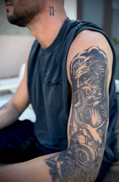 Zeus Sleeve