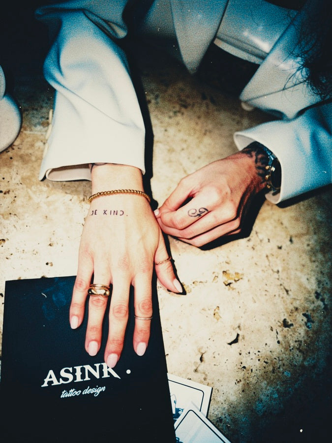 Надпис-Be kind